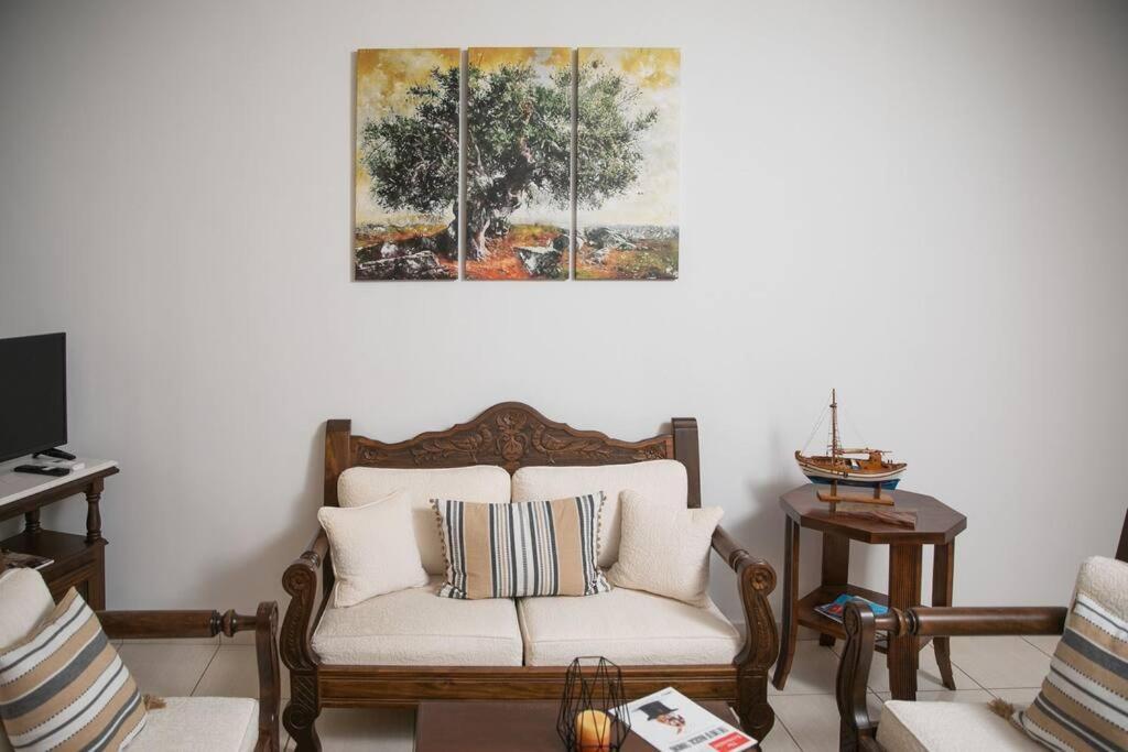 Aegina Town Apartment , With Private Parking Esterno foto