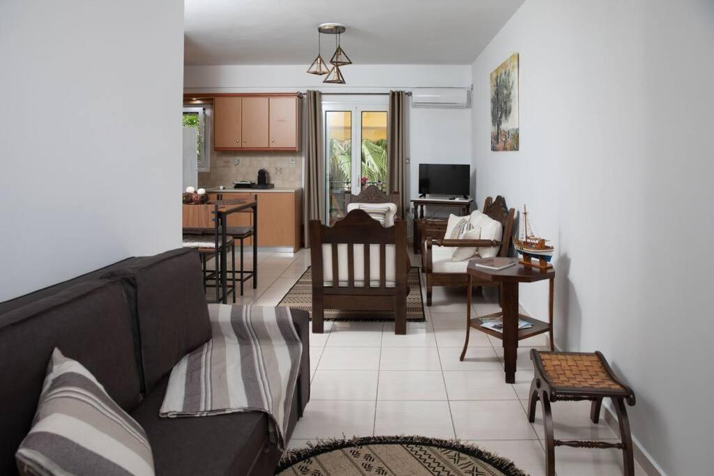 Aegina Town Apartment , With Private Parking Esterno foto