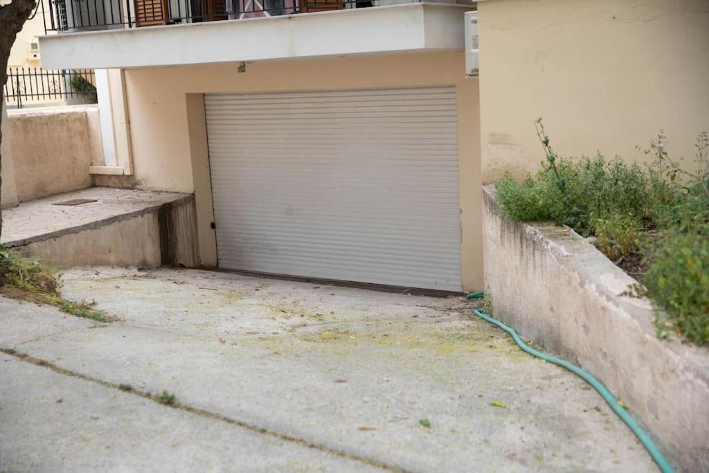 Aegina Town Apartment , With Private Parking Esterno foto